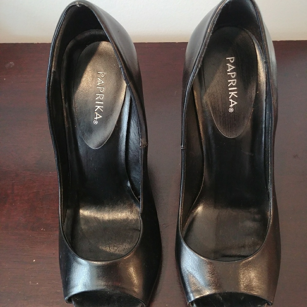 Heels - Picture 2 of 2